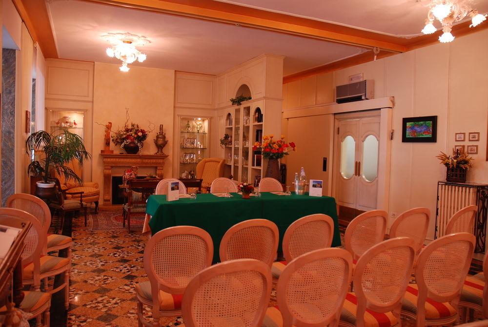 Hotel Riviera Venezia Lido Esterno foto