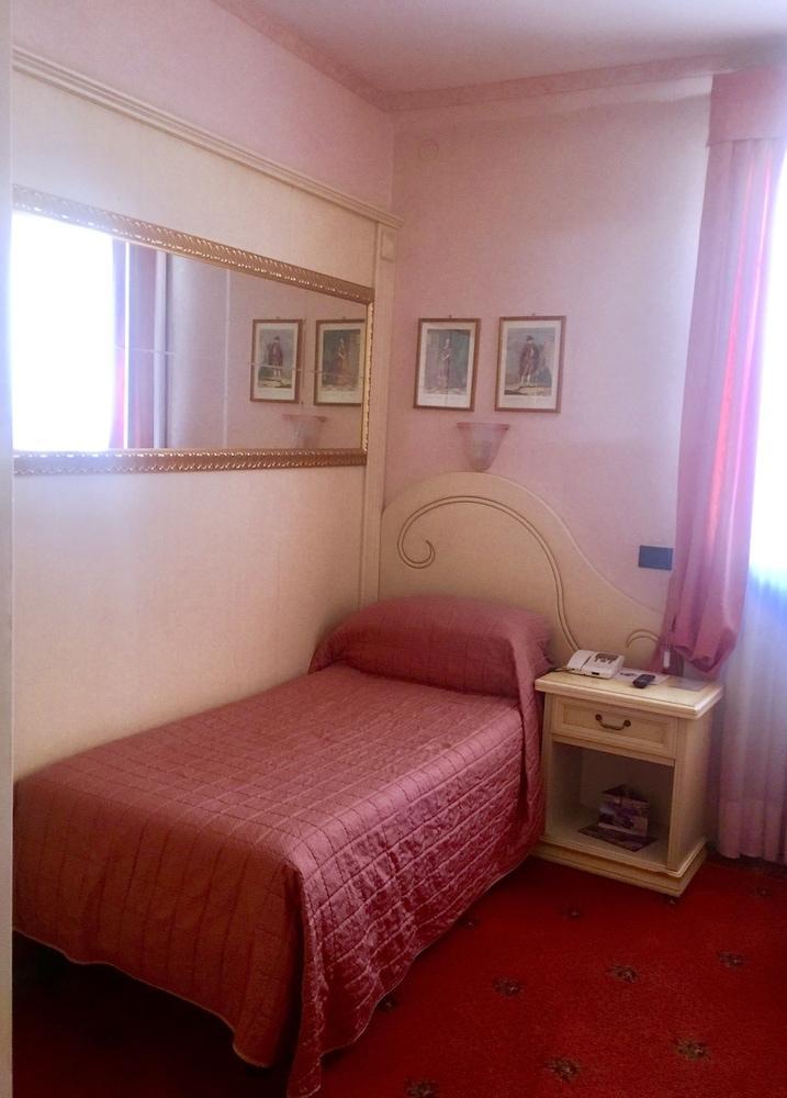 Hotel Riviera Venezia Lido Esterno foto