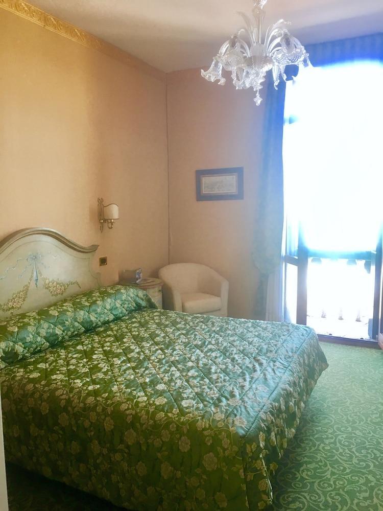 Hotel Riviera Venezia Lido Esterno foto