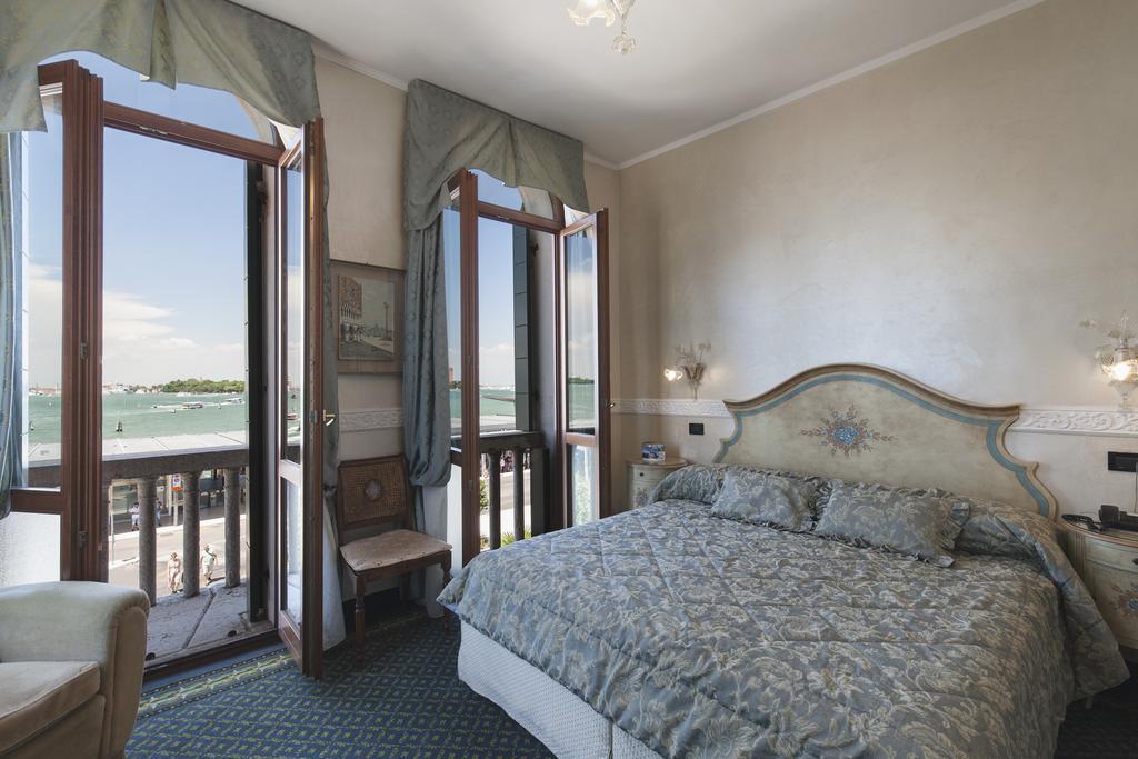 Hotel Riviera Venezia Lido Esterno foto