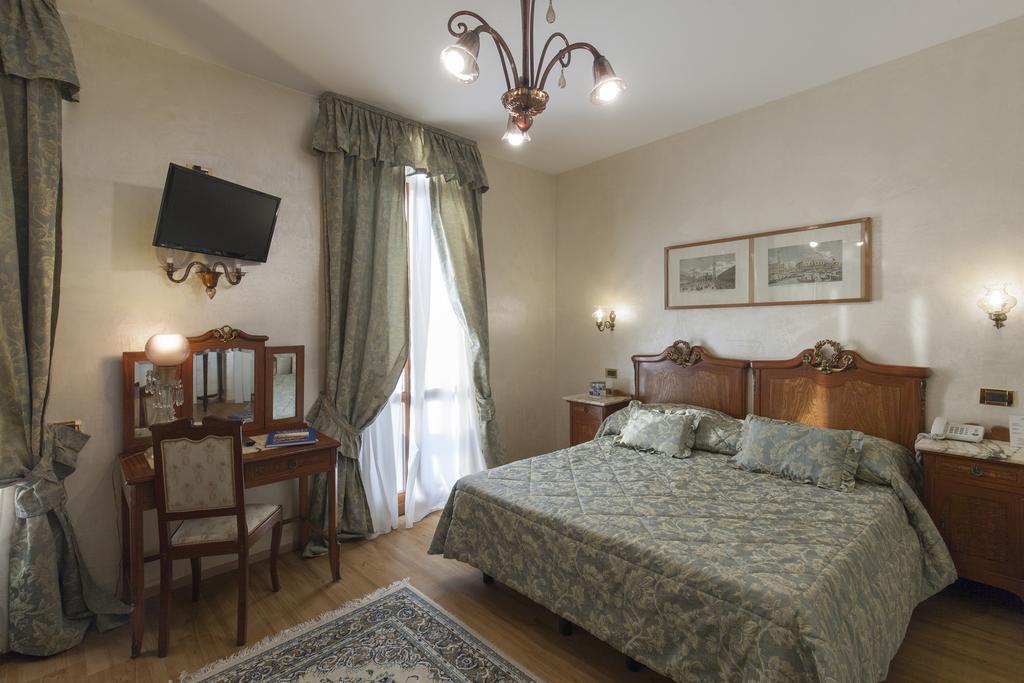 Hotel Riviera Venezia Lido Esterno foto