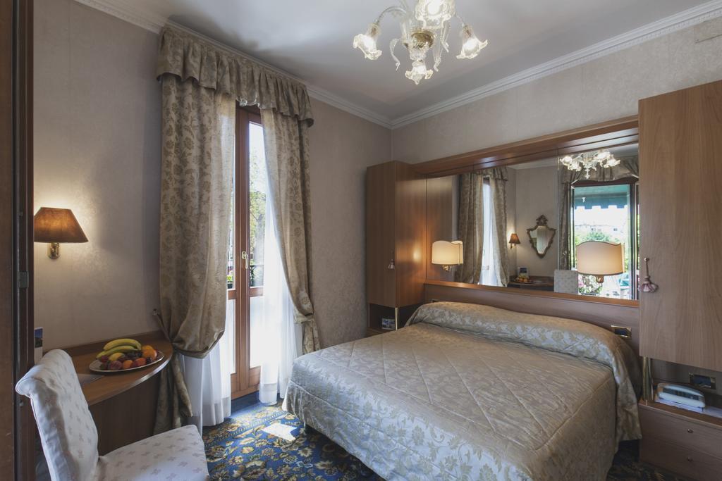 Hotel Riviera Venezia Lido Esterno foto