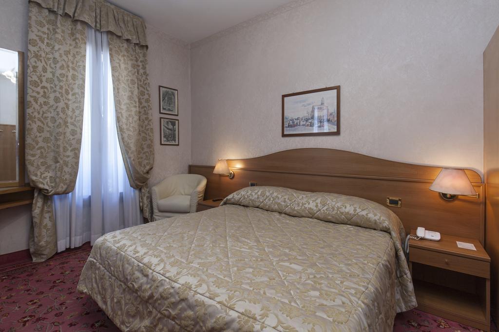 Hotel Riviera Venezia Lido Esterno foto