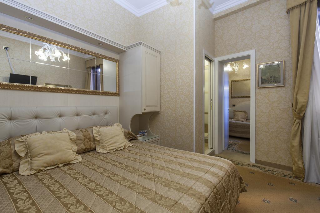Hotel Riviera Venezia Lido Esterno foto