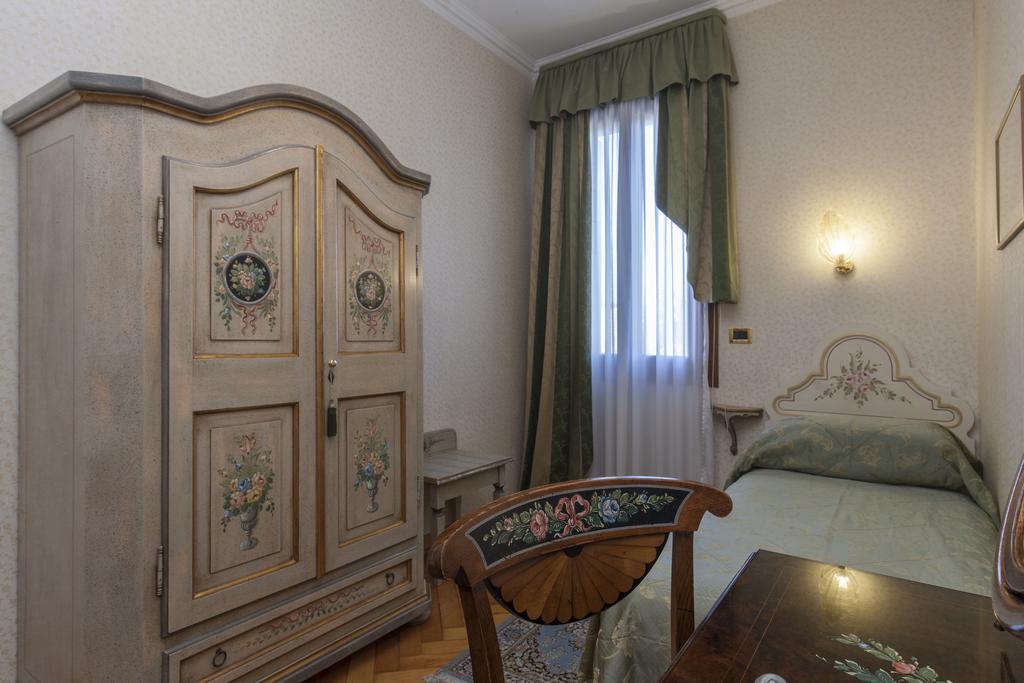 Hotel Riviera Venezia Lido Esterno foto