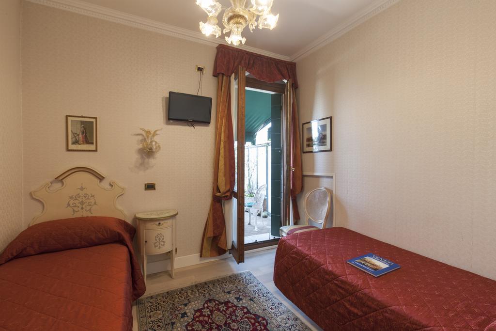 Hotel Riviera Venezia Lido Esterno foto